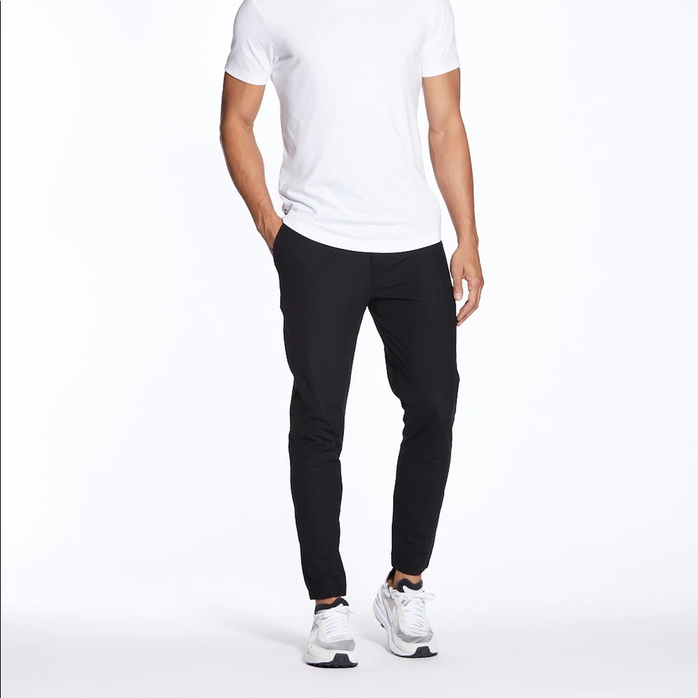 CUTS AO Jogger (Medium, Black)
